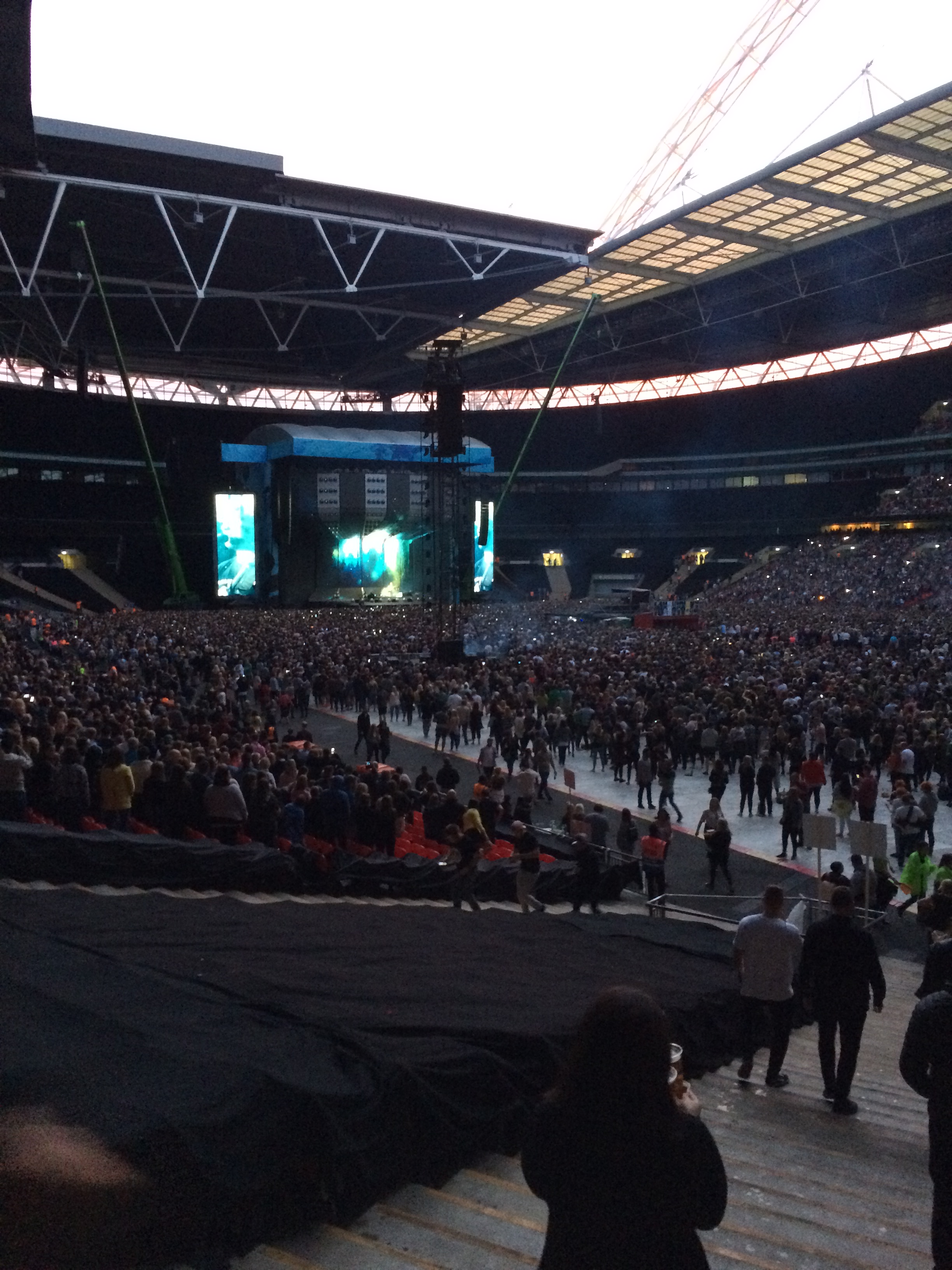 full-wembley-stadium